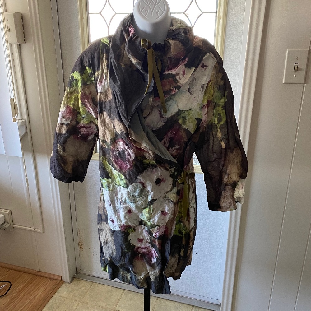 Bryn Walker women's taffeta long wrap  green and pink size med